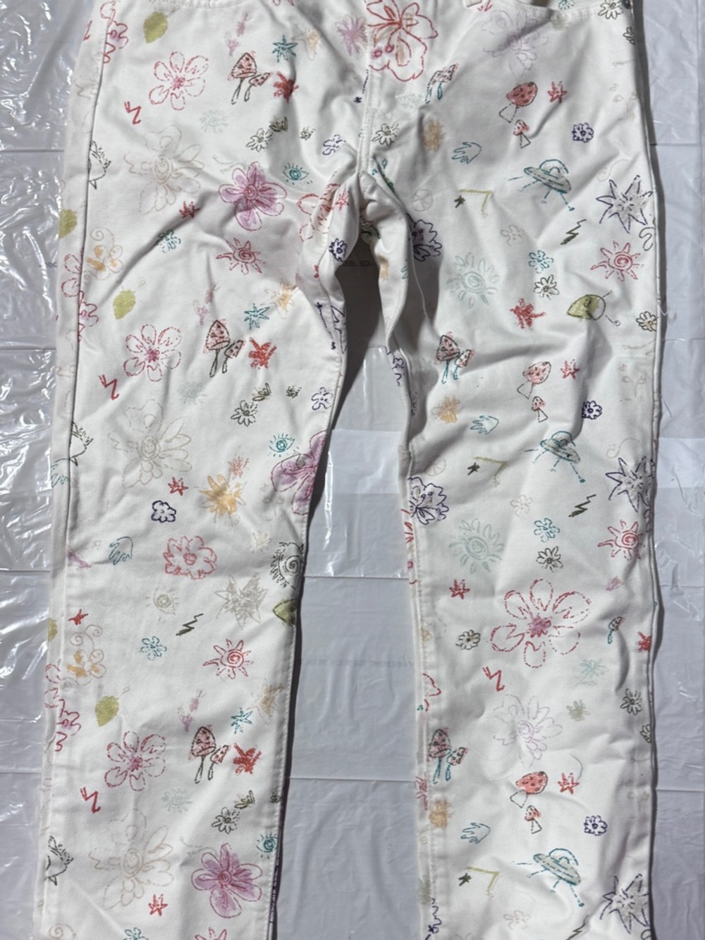 Levi's White Floral Sketch Mid-Rise Straight Jeans - Picture 4 of 4